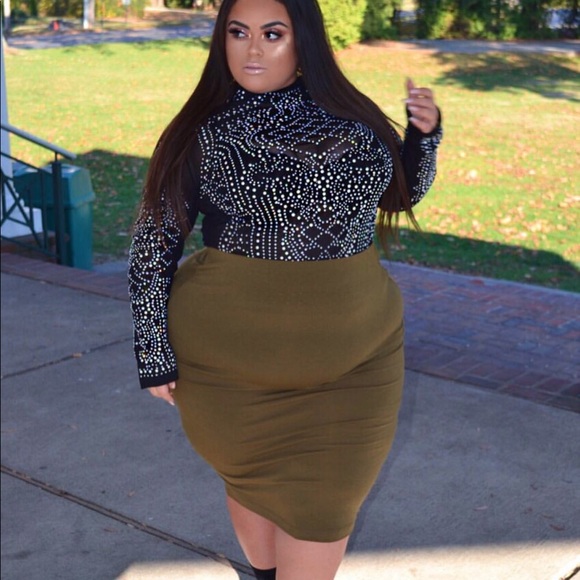 Forever 21 Dresses & Skirts - Olive pencil skirt